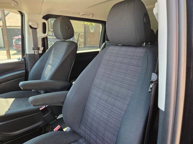 Used 2020 Mercedes-Benz Metris Passenger w/ Premium Safety Package image 18