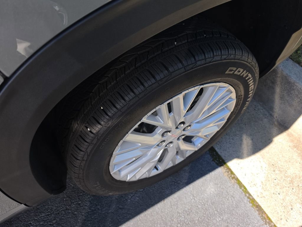 Used 2024 GMC Acadia Elevation w/ Luxury Package FWD image 9