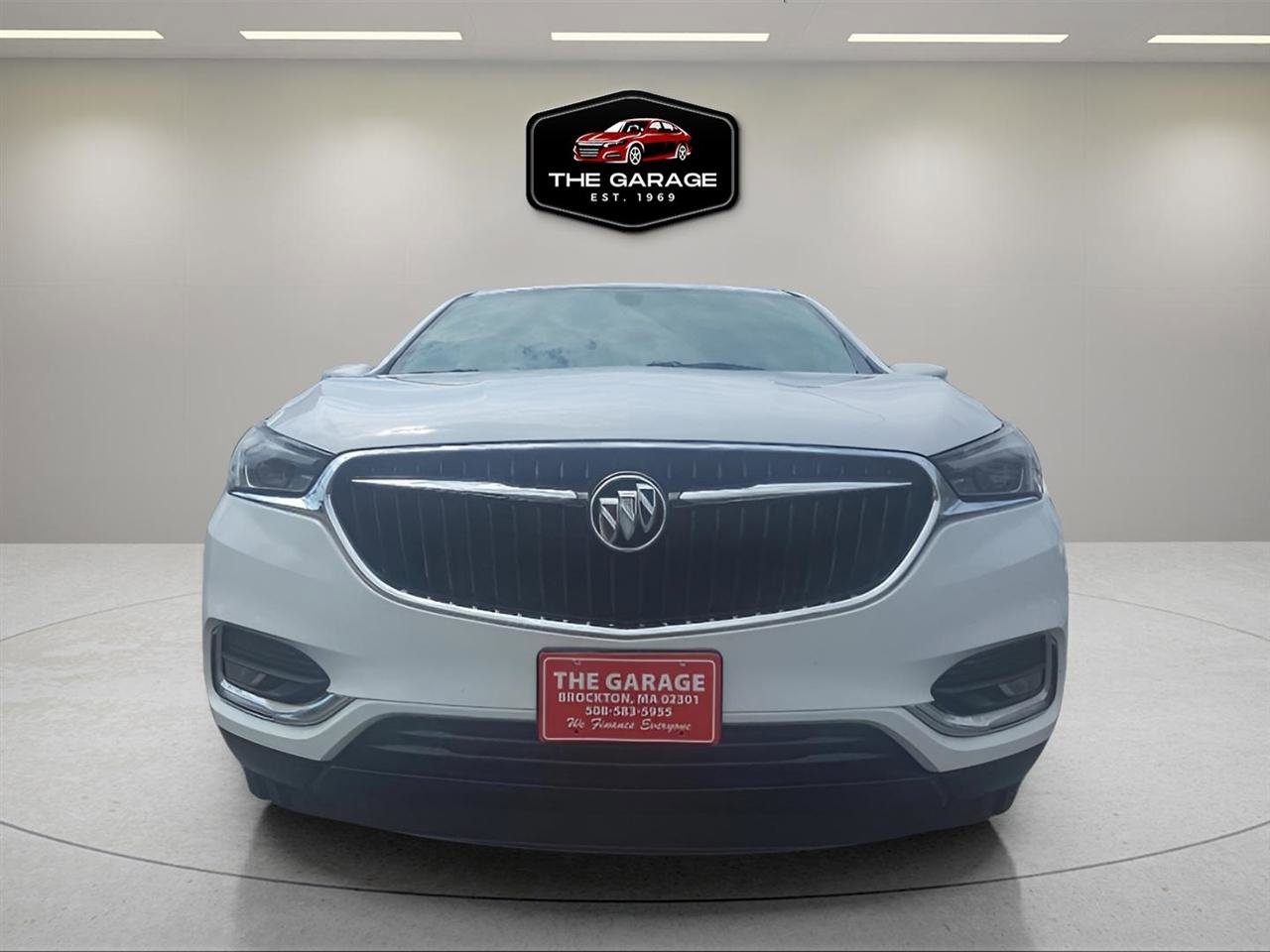 Used 2018 Buick Enclave Essence AWD/4WD image 2