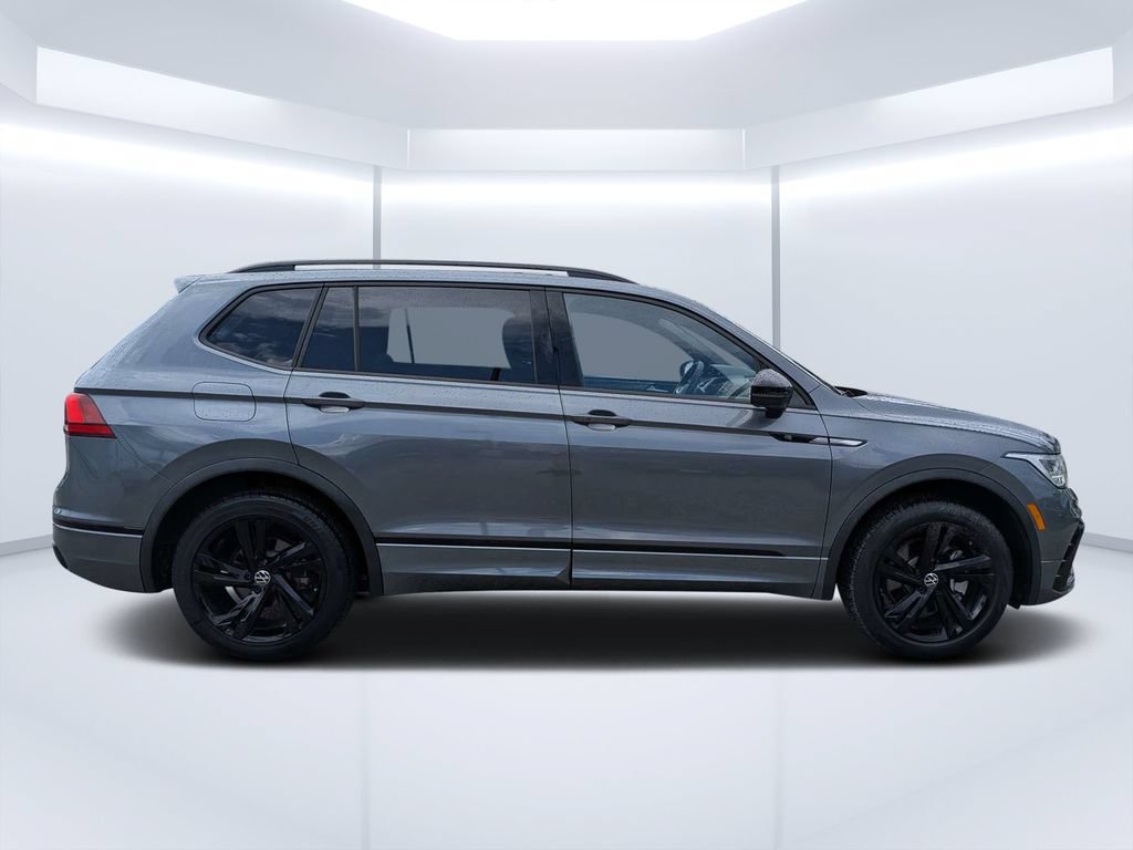 Used 2023 Volkswagen Tiguan SE R-Line FWD image 2