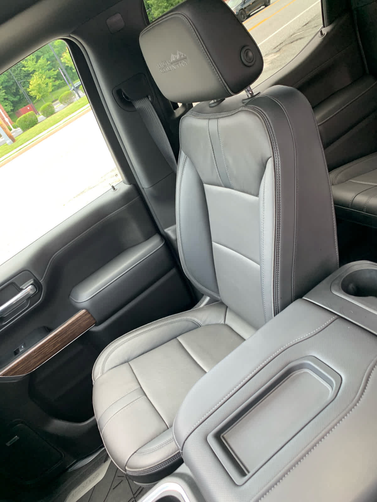 Used 2019 Chevrolet Silverado 1500 High Country w/ Technology Package AWD/4WD image 20