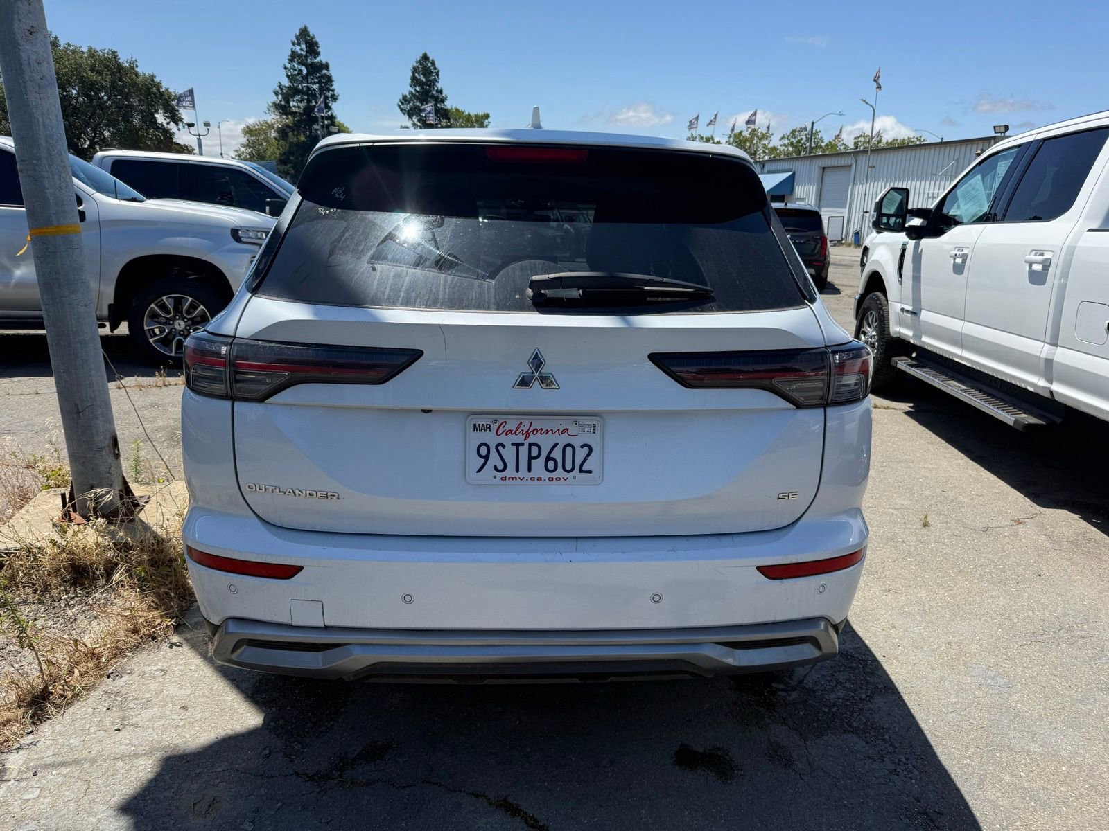 Used 2025 Mitsubishi Outlander SE FWD image 4