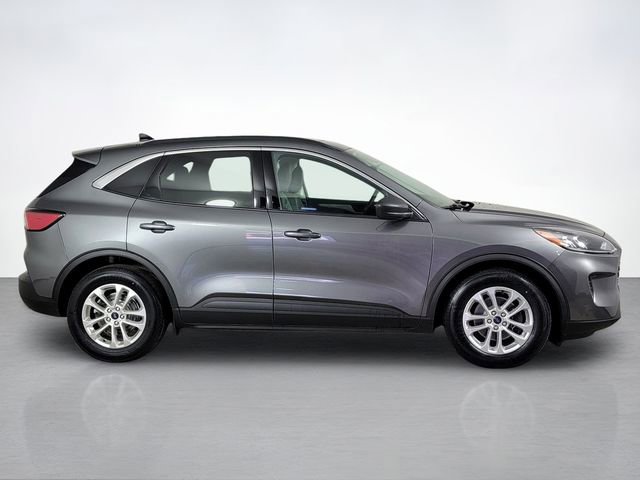 Used 2022 Ford Escape SE w/ Cold Weather Package FWD image 2