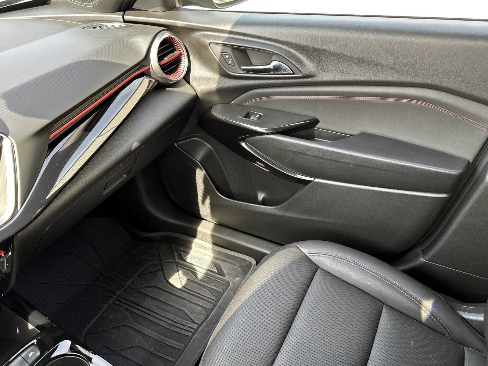 Certified 2024 Chevrolet Trax RS w/ Driver Confidence Package image 27