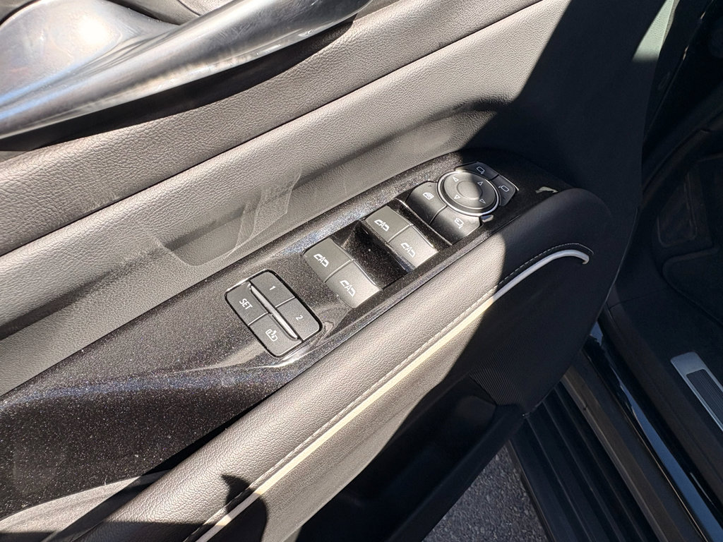 Used 2021 Cadillac Escalade ESV Sport w/ Driver Assist Tech Package AWD/4WD image 21