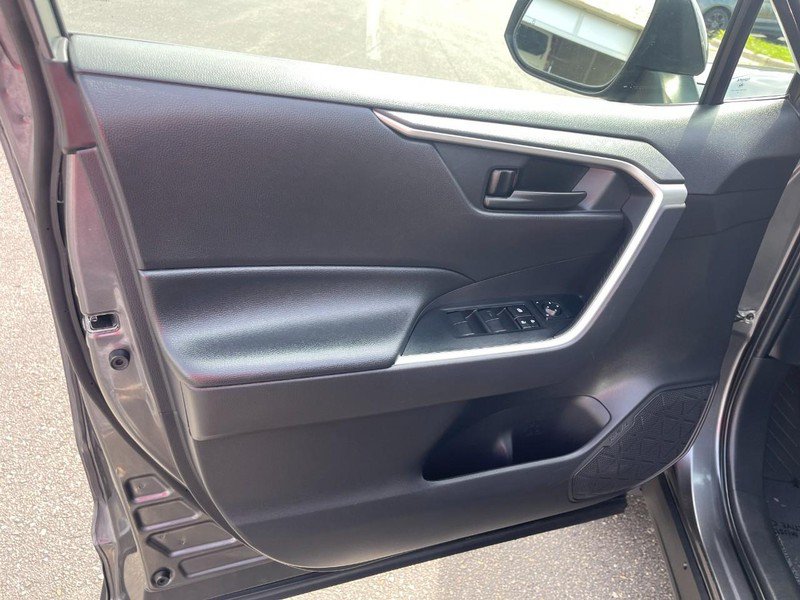 Used 2022 Toyota RAV4 LE AWD/4WD image 19
