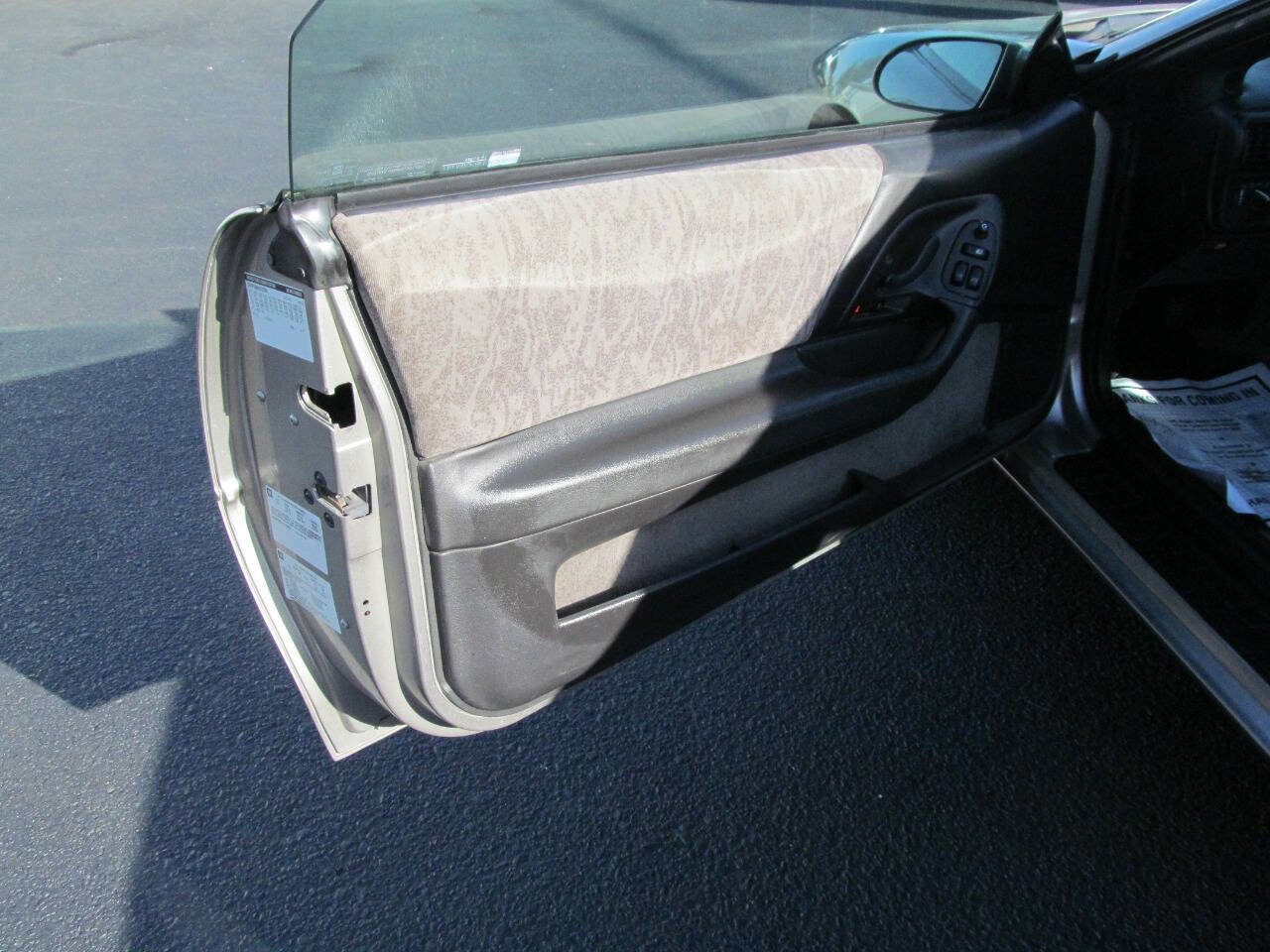 Used 2001 Chevrolet Camaro LT image 8