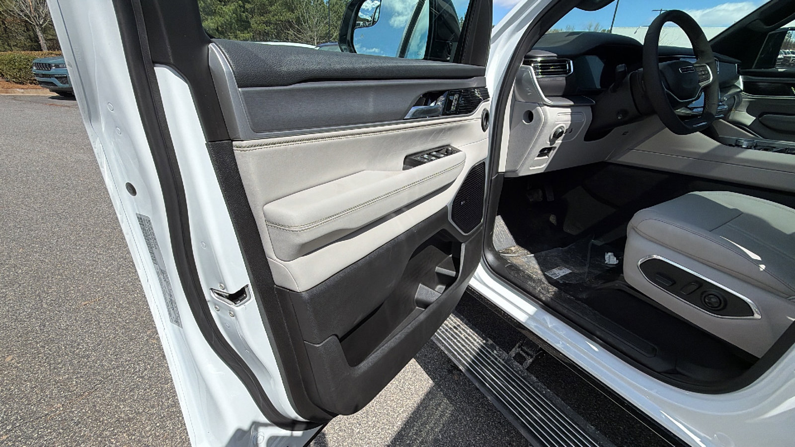 New 2026 Jeep Grand Wagoneer Limited AWD/4WD image 14