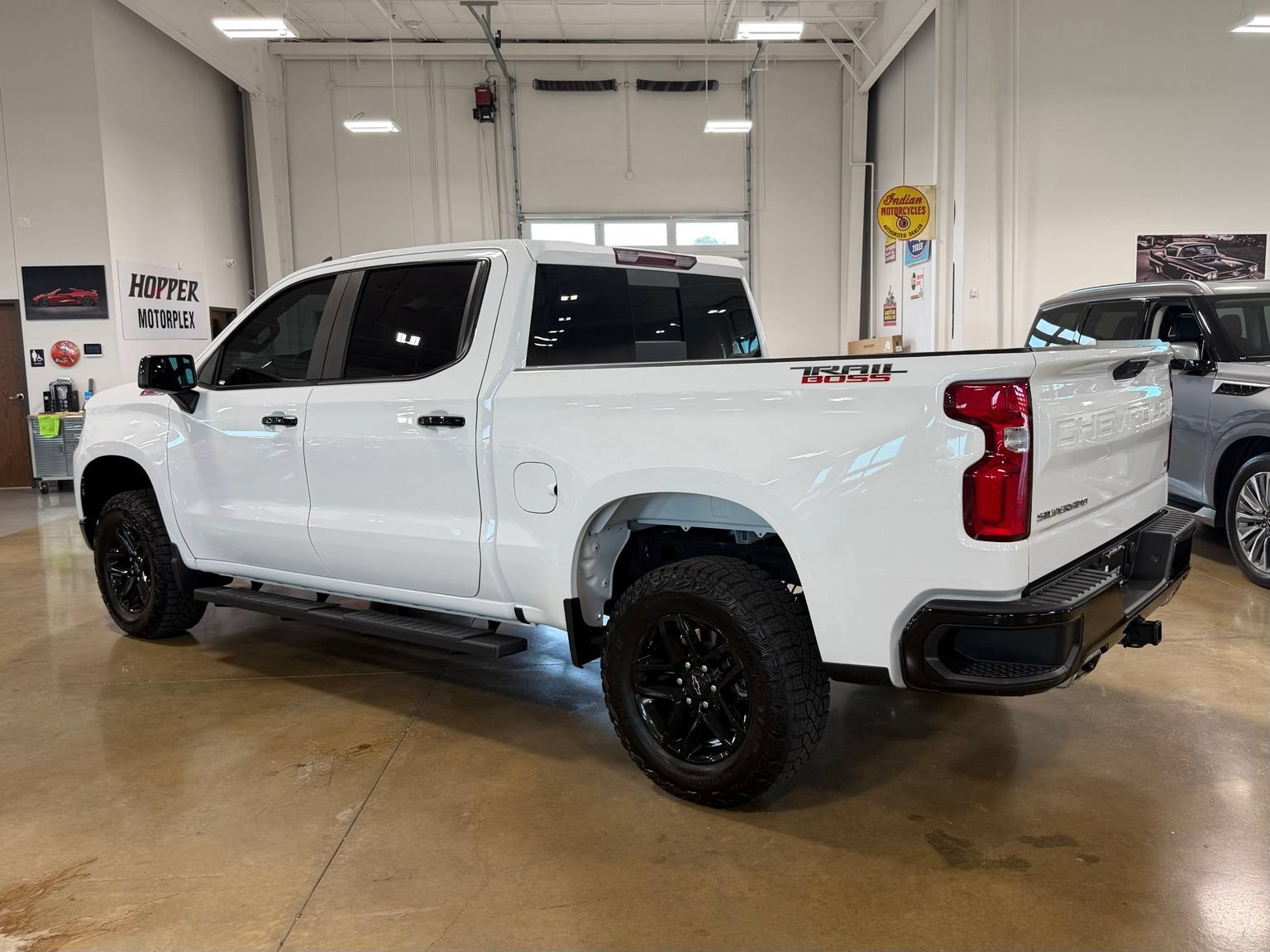Used 2024 Chevrolet Silverado 1500 LT Trail Boss w/ Convenience Package II AWD/4WD image 5