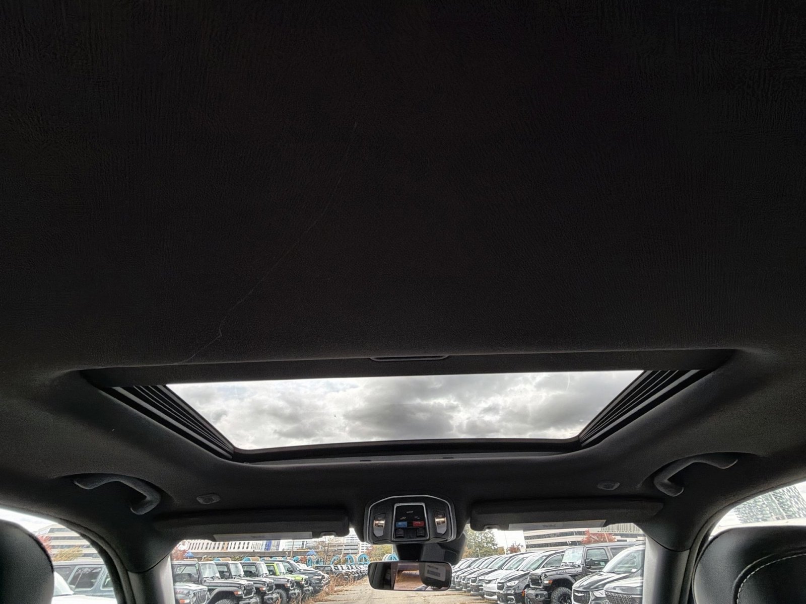 New 2025 Jeep Grand Cherokee Laredo image 23