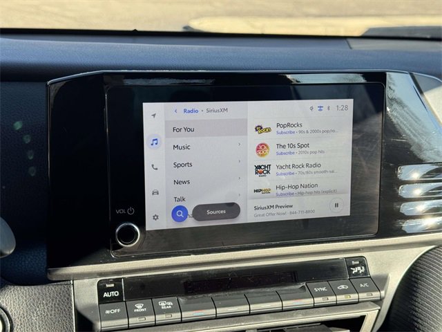 Used 2025 Toyota Camry SE image 26