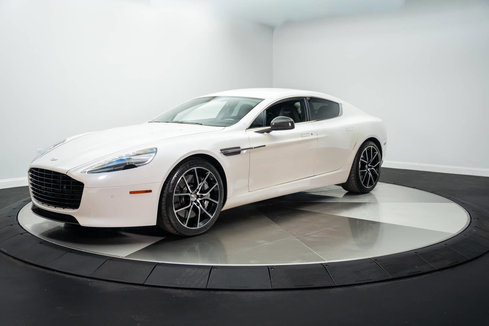 Used 2014 Aston Martin Rapide S RWD image 4