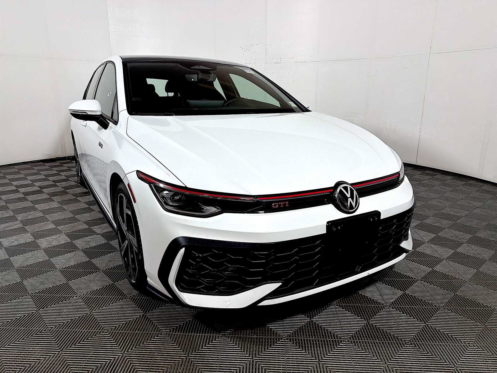 Used 2026 Volkswagen GTI SE FWD image 2