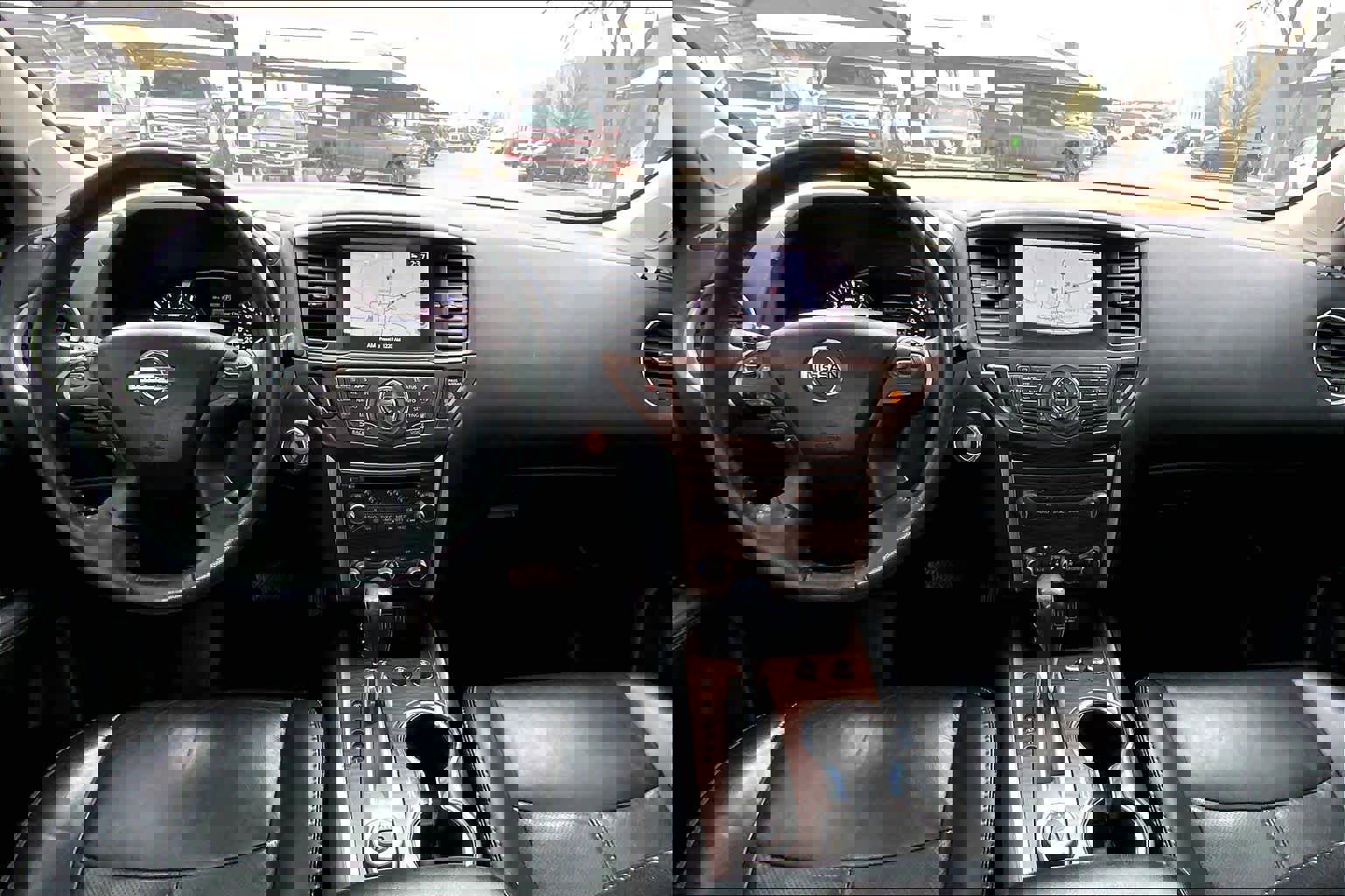 Used 2018 Nissan Pathfinder Platinum image 13