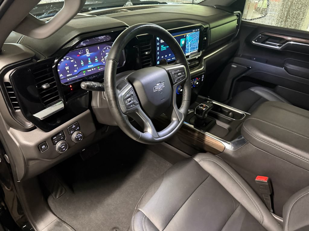 Used 2024 Chevrolet Silverado 1500 LT Trail Boss w/ Convenience Package II AWD/4WD image 8