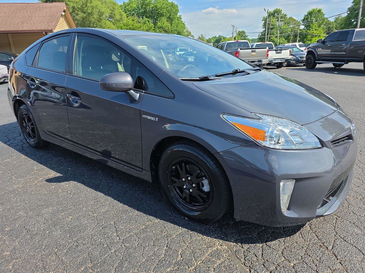 Used 2014 Toyota Prius Two FWD image 18