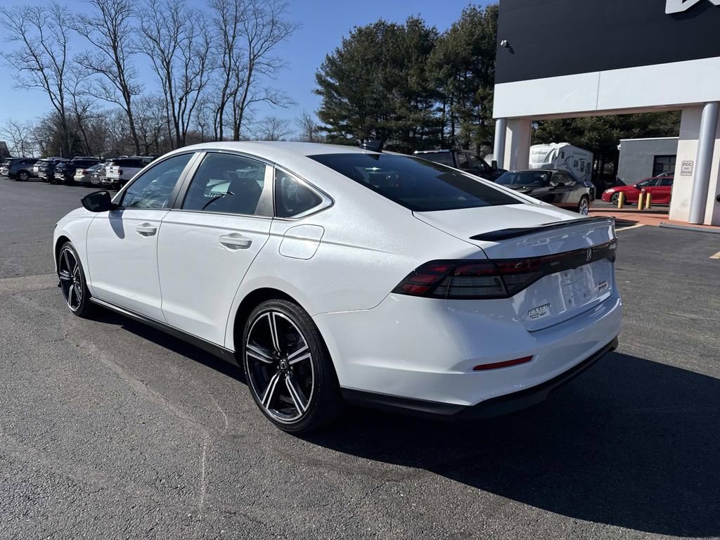 Used 2025 Honda Accord Sport image 3