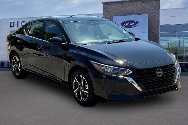 Used 2025 Nissan Sentra SV FWD image 1