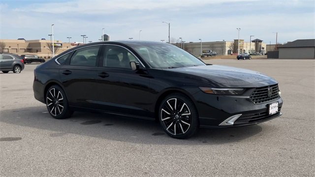 New 2026 Honda Accord Touring image 2