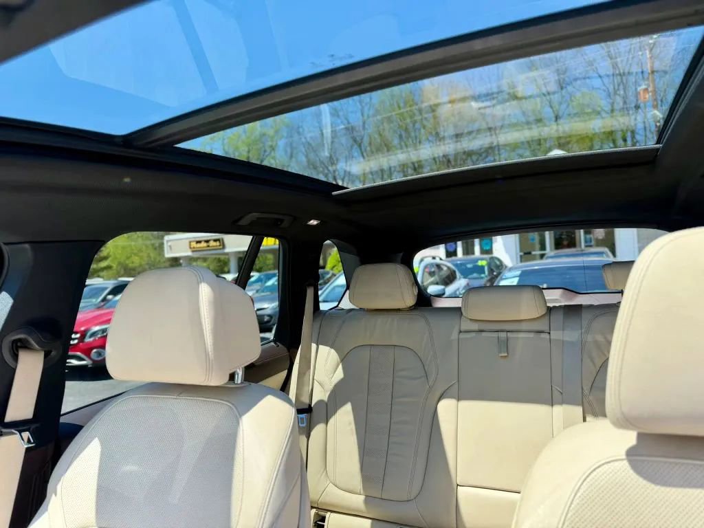 Used 2019 BMW X5 xDrive50i AWD/4WD image 25