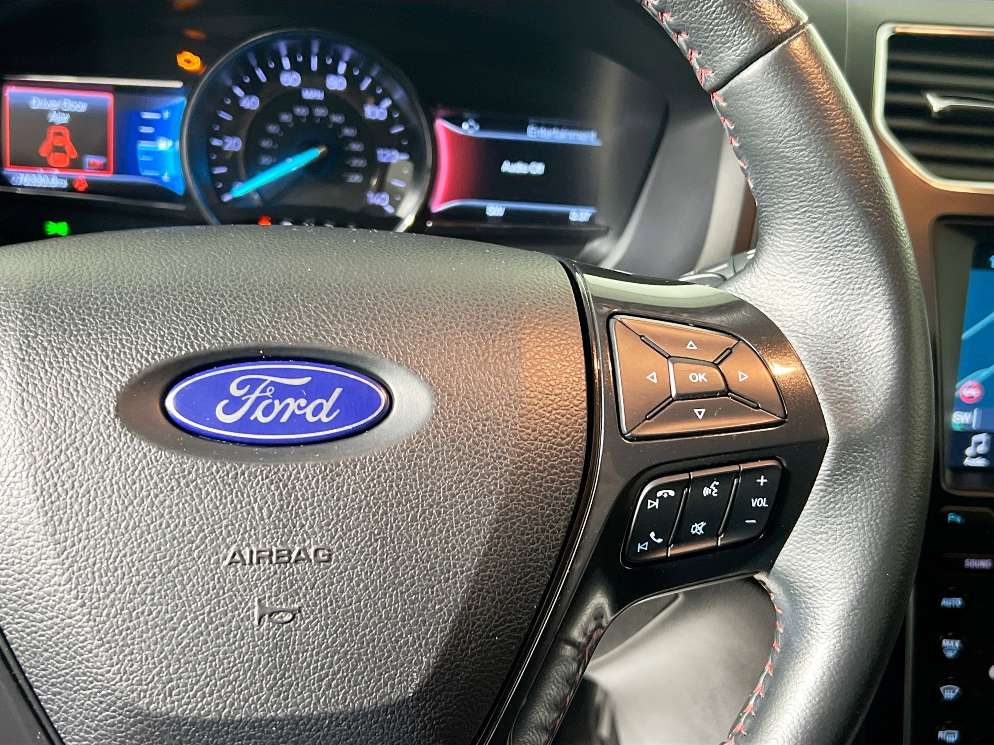 Used 2019 Ford Explorer Sport image 19