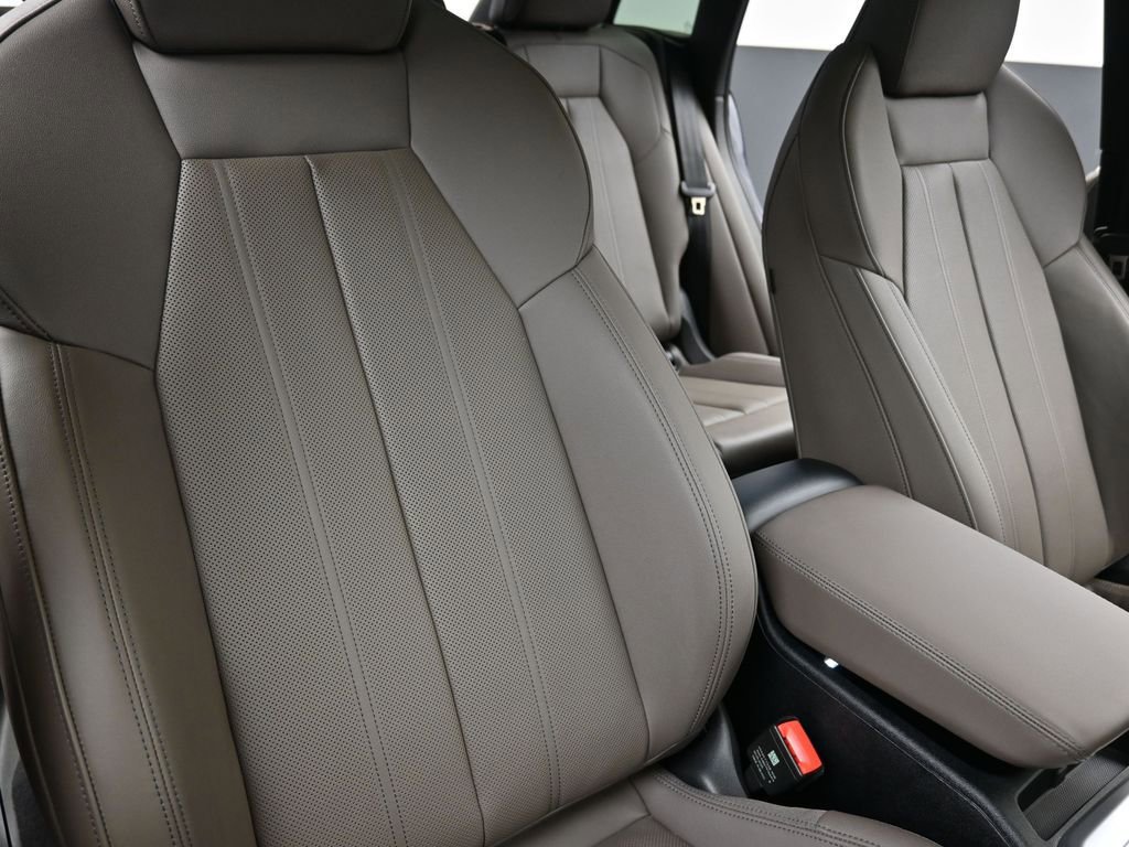 Certified 2025 Audi Q5 Premium Plus w/ Premium Plus image 14