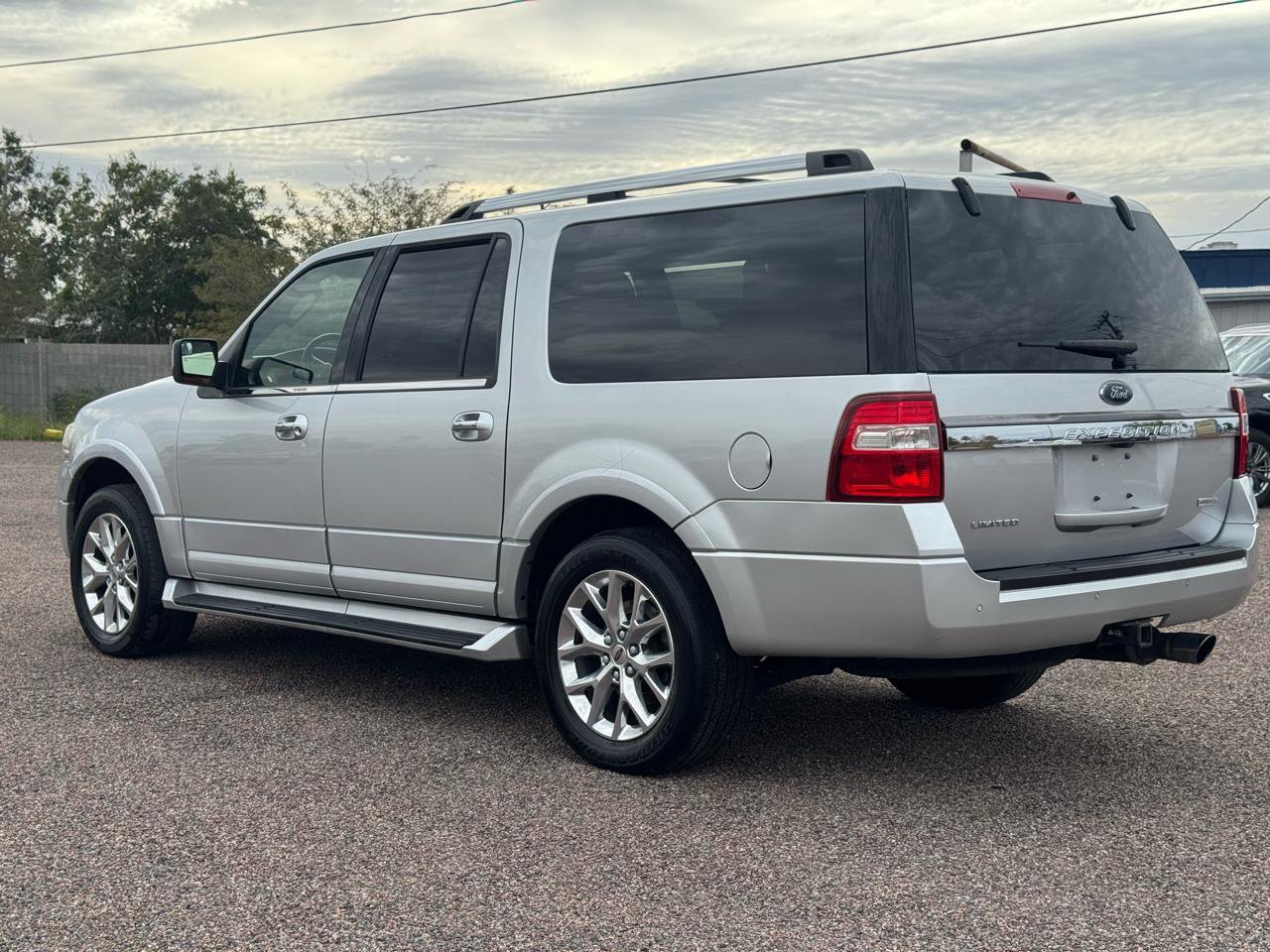 Used 2017 Ford Expedition EL Limited image 10
