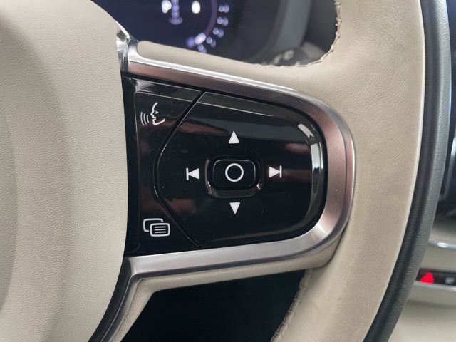 Certified 2023 Volvo XC60 B5 Plus image 16