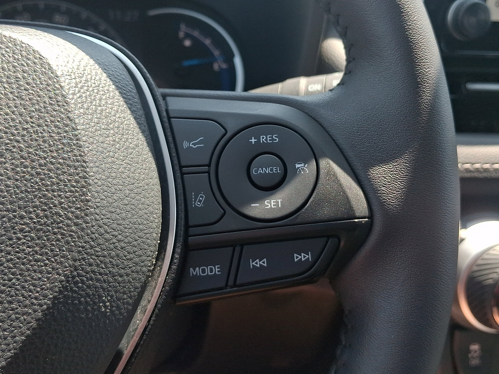 Used 2023 Toyota RAV4 XLE AWD/4WD image 23