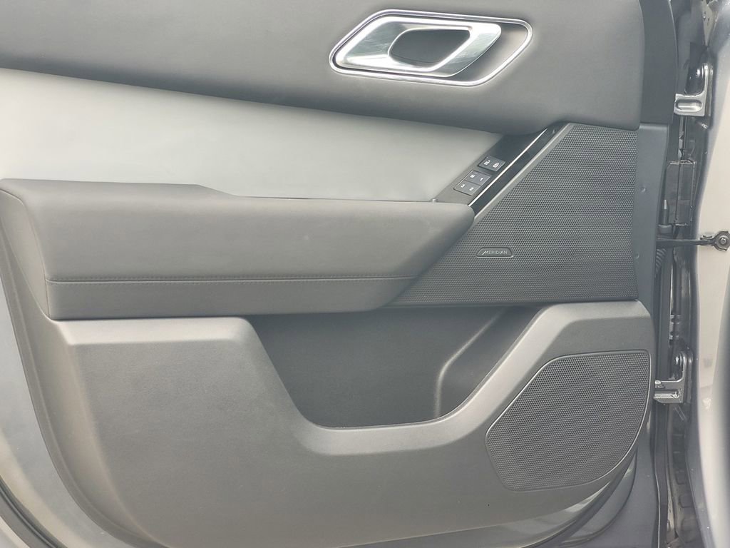 Used 2025 Land Rover Range Rover Velar S image 18