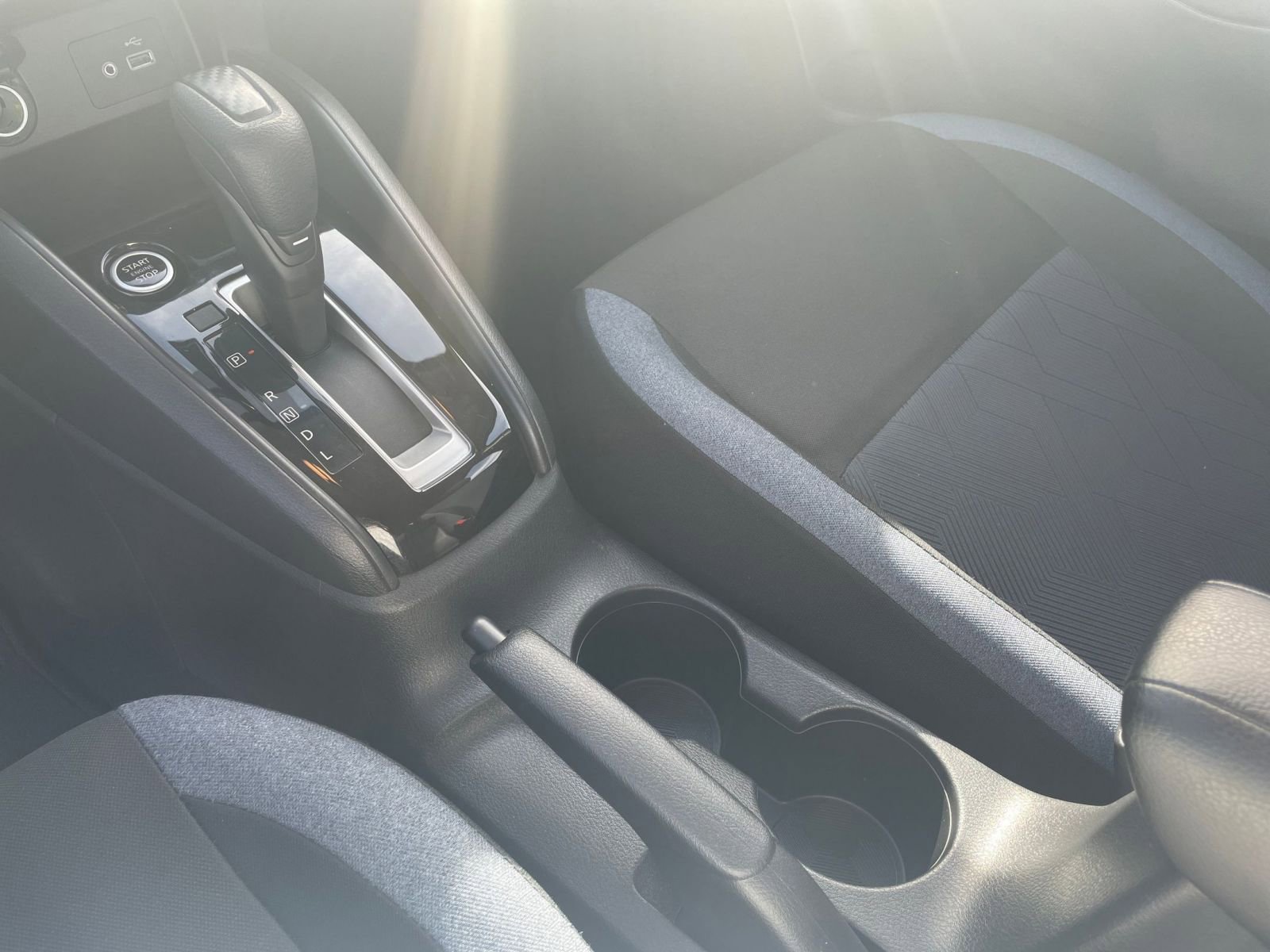 Used 2025 Nissan Versa SV image 36