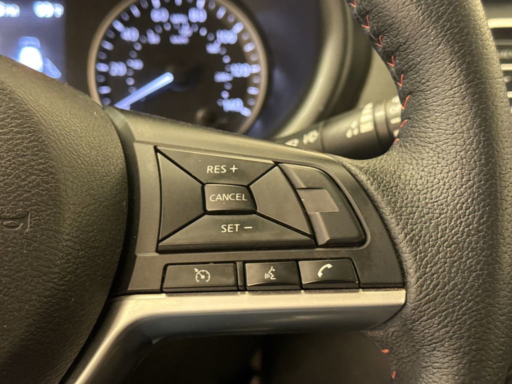 Used 2018 Nissan Kicks SR image 28