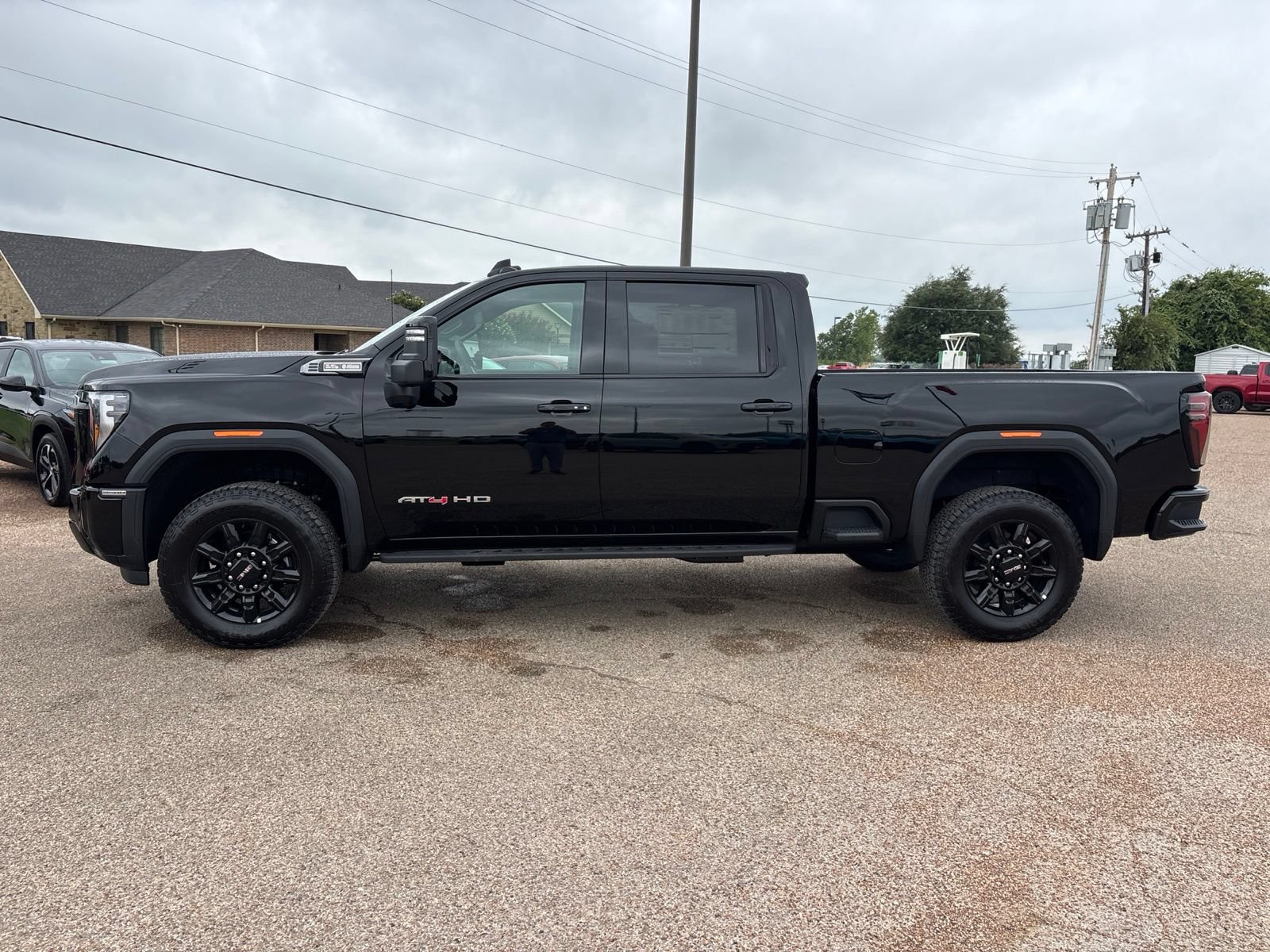New 2026 GMC Sierra 2500 AT4 w/ AT4 Premium Plus Package AWD/4WD image 2