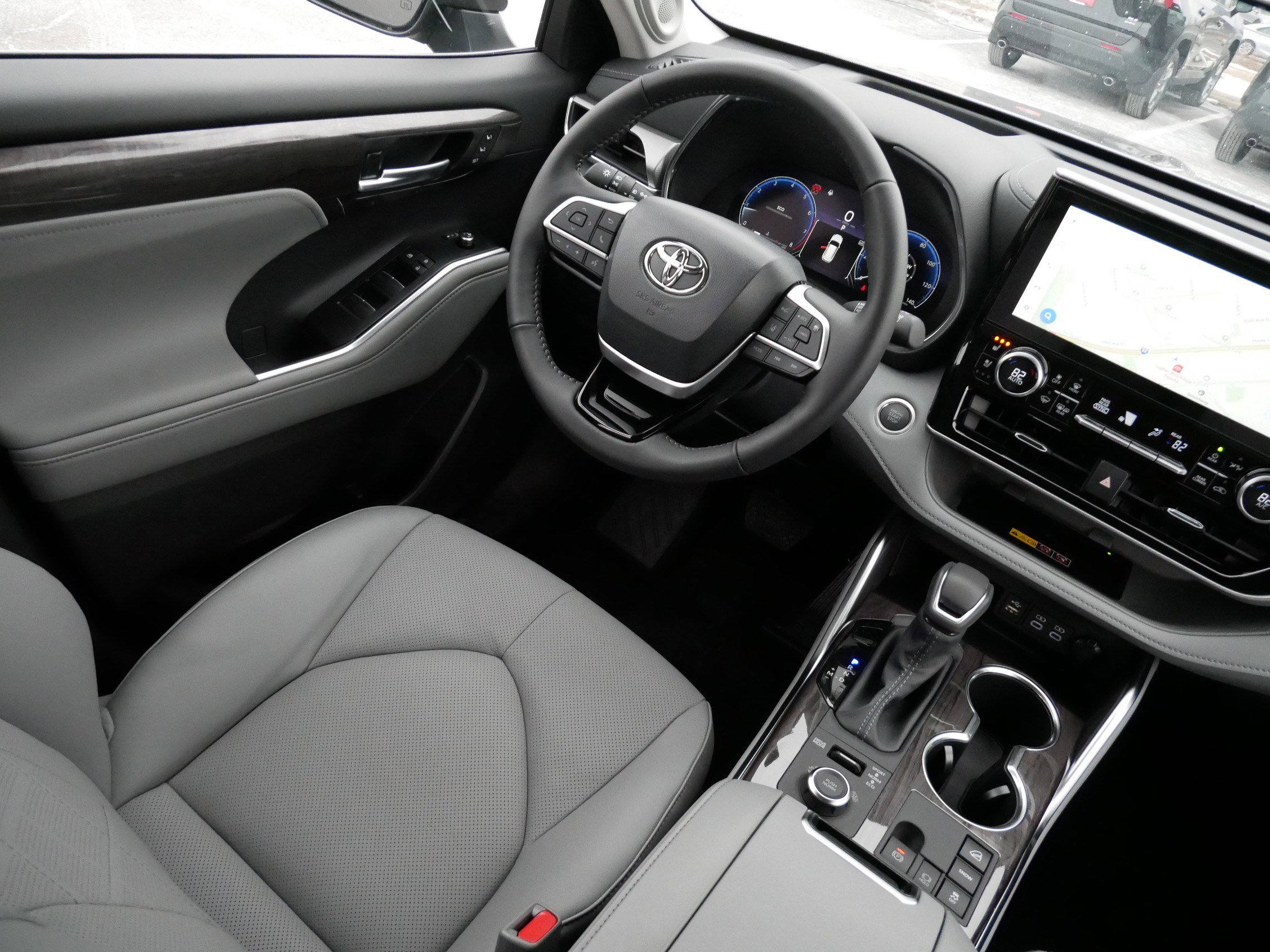 Certified 2026 Toyota Highlander Platinum image 9