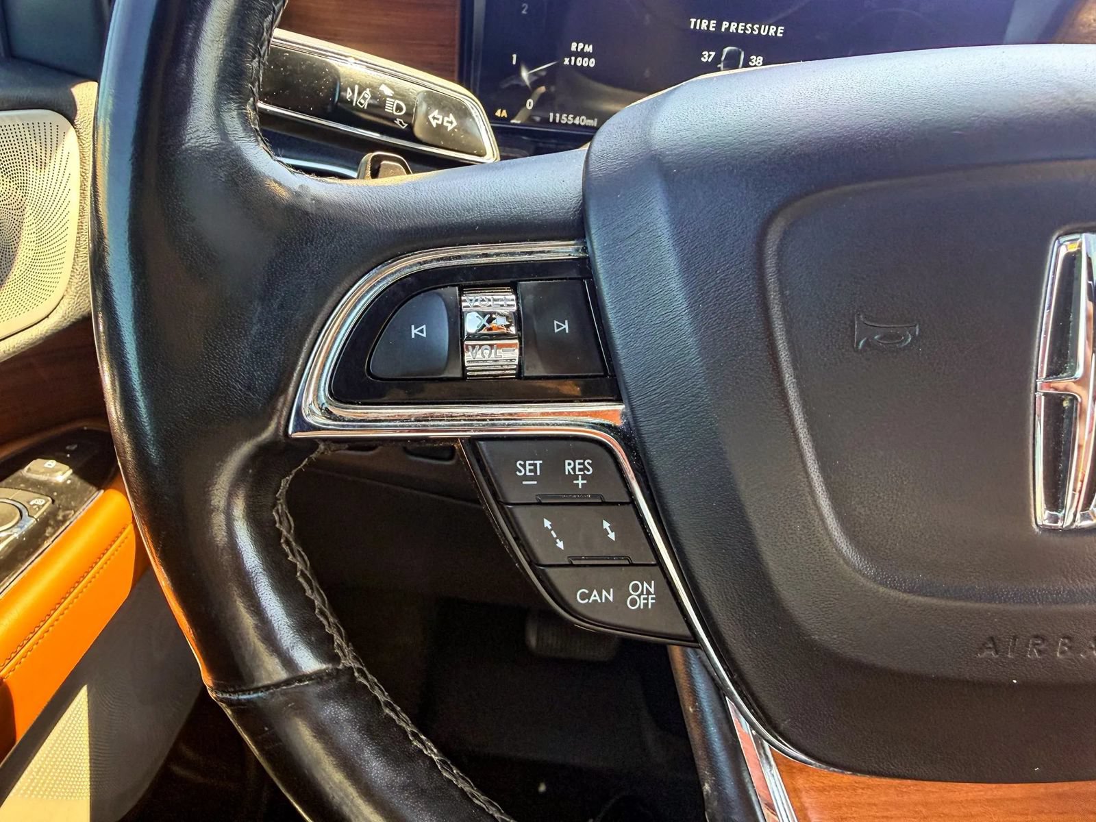 Used 2019 Lincoln Navigator L Reserve w/ Cargo Package AWD/4WD image 30