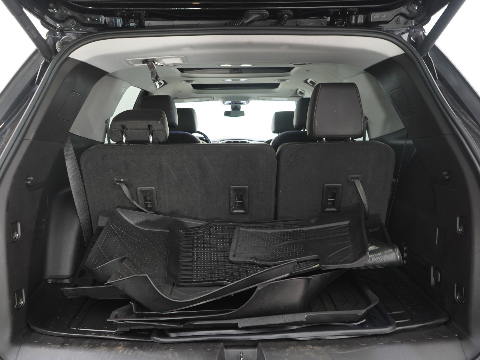 Used 2021 Chevrolet Traverse RS w/ LPO, Floor Liner Package AWD/4WD image 9