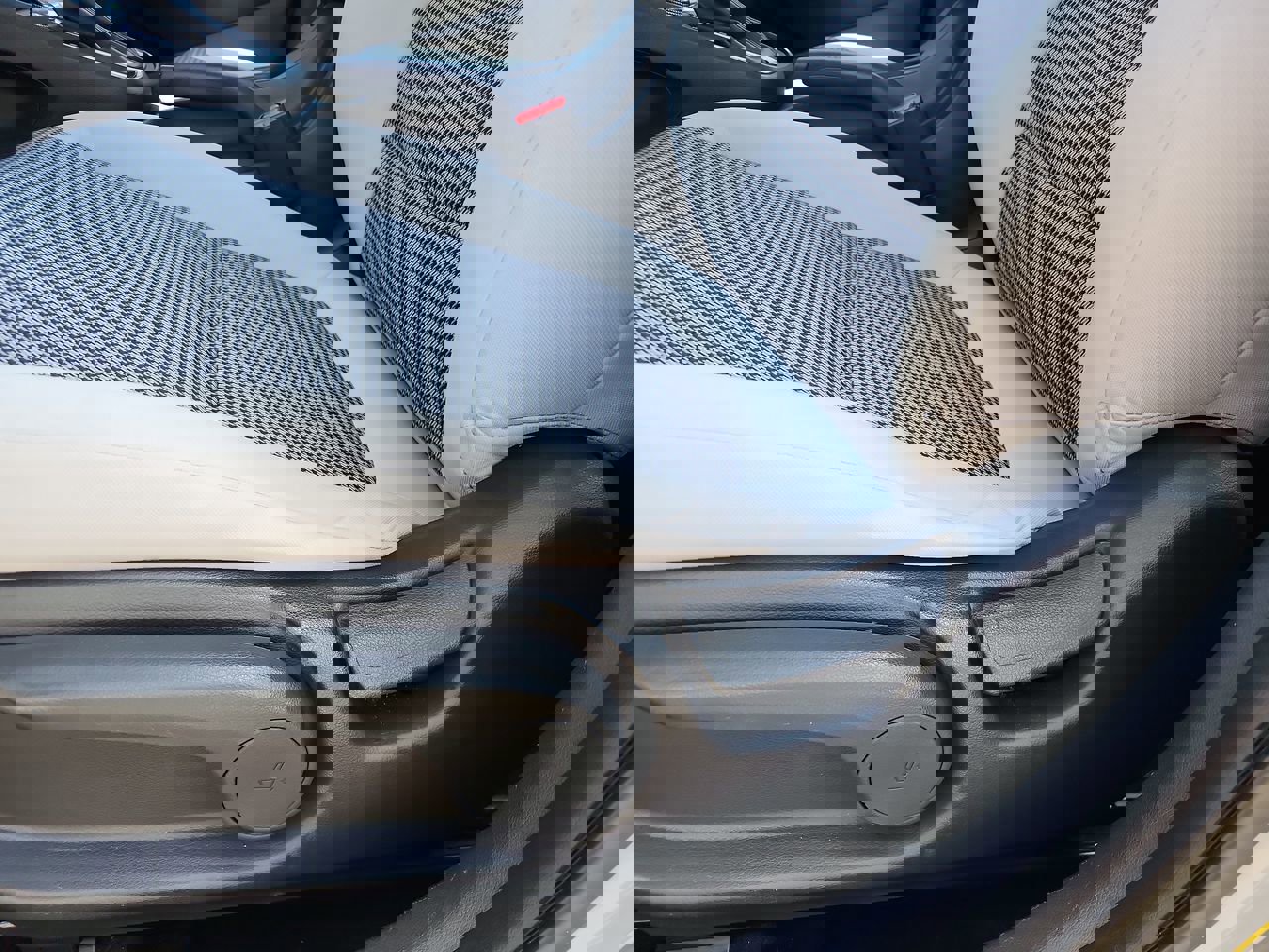 Used 2022 Hyundai Kona SE image 14