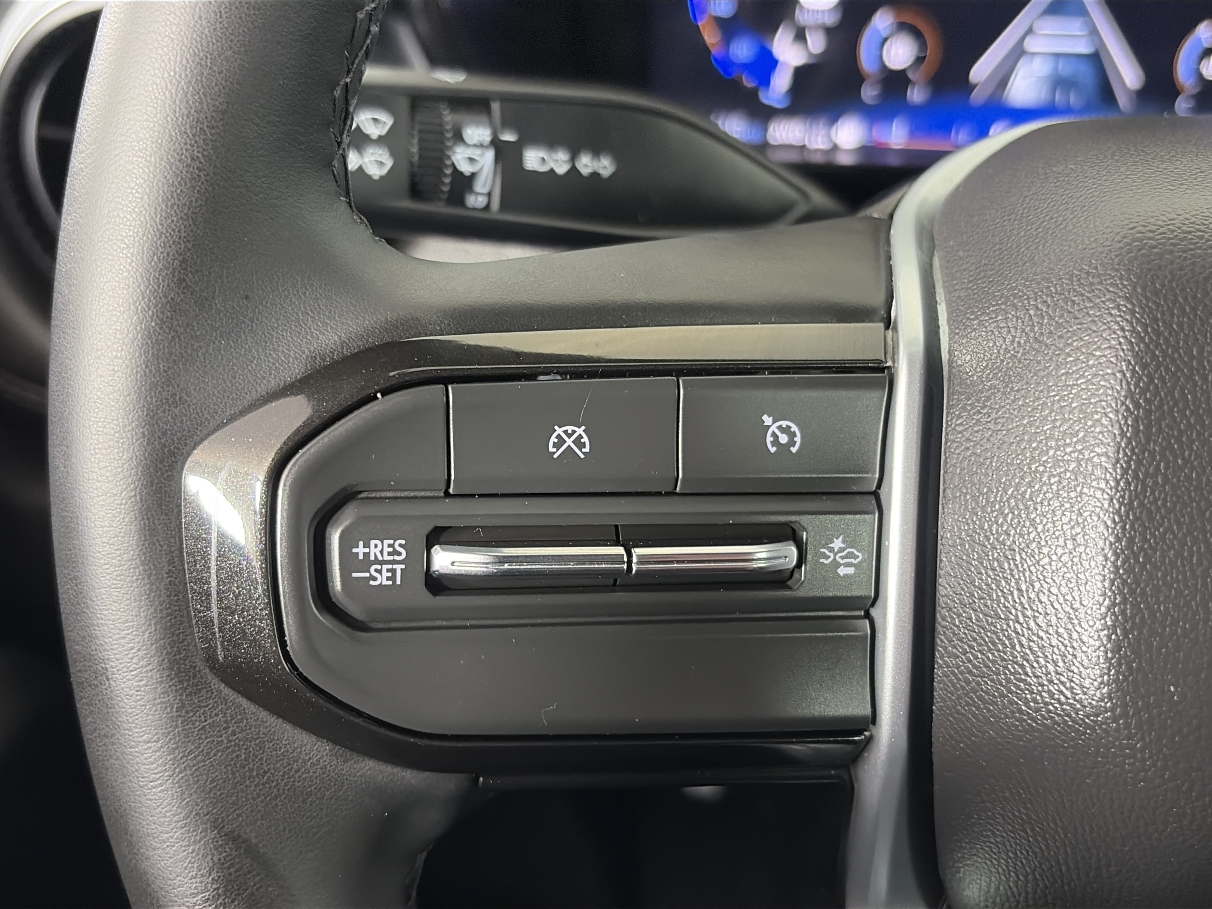 Certified 2024 Chevrolet Colorado LT w/ LT Convenience Package II AWD/4WD image 41