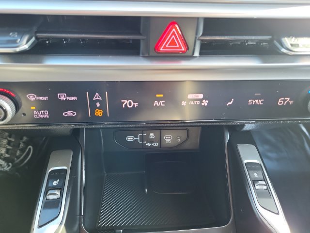 Certified 2024 Kia Sorento S w/ Panoramic Sunroof Package AWD/4WD image 26