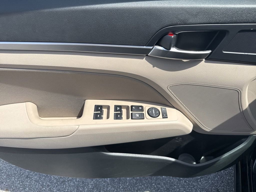 Used 2020 Hyundai Elantra Value Edition w/ Winter Weather Package FWD image 18