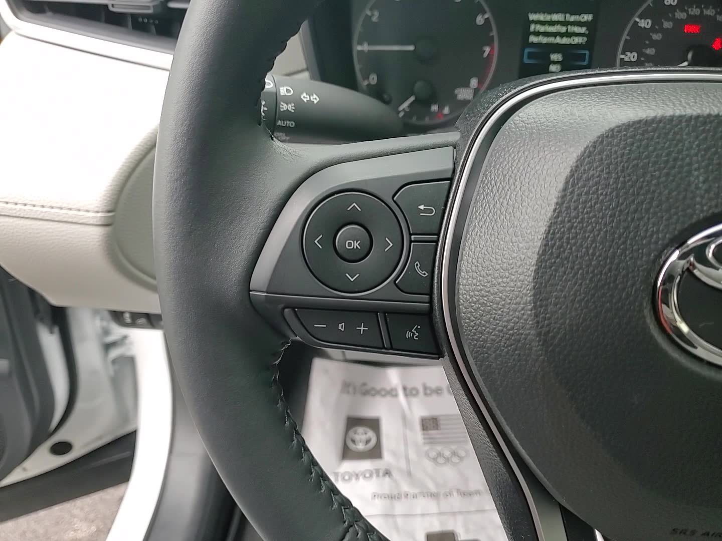 Used 2025 Toyota Corolla Cross LE image 14