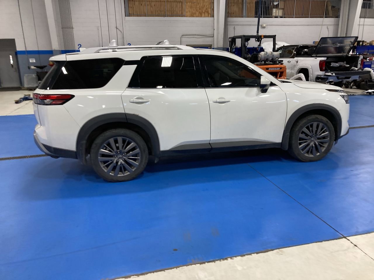 Used 2022 Nissan Pathfinder SL w/ SL Premium Package AWD/4WD image 8
