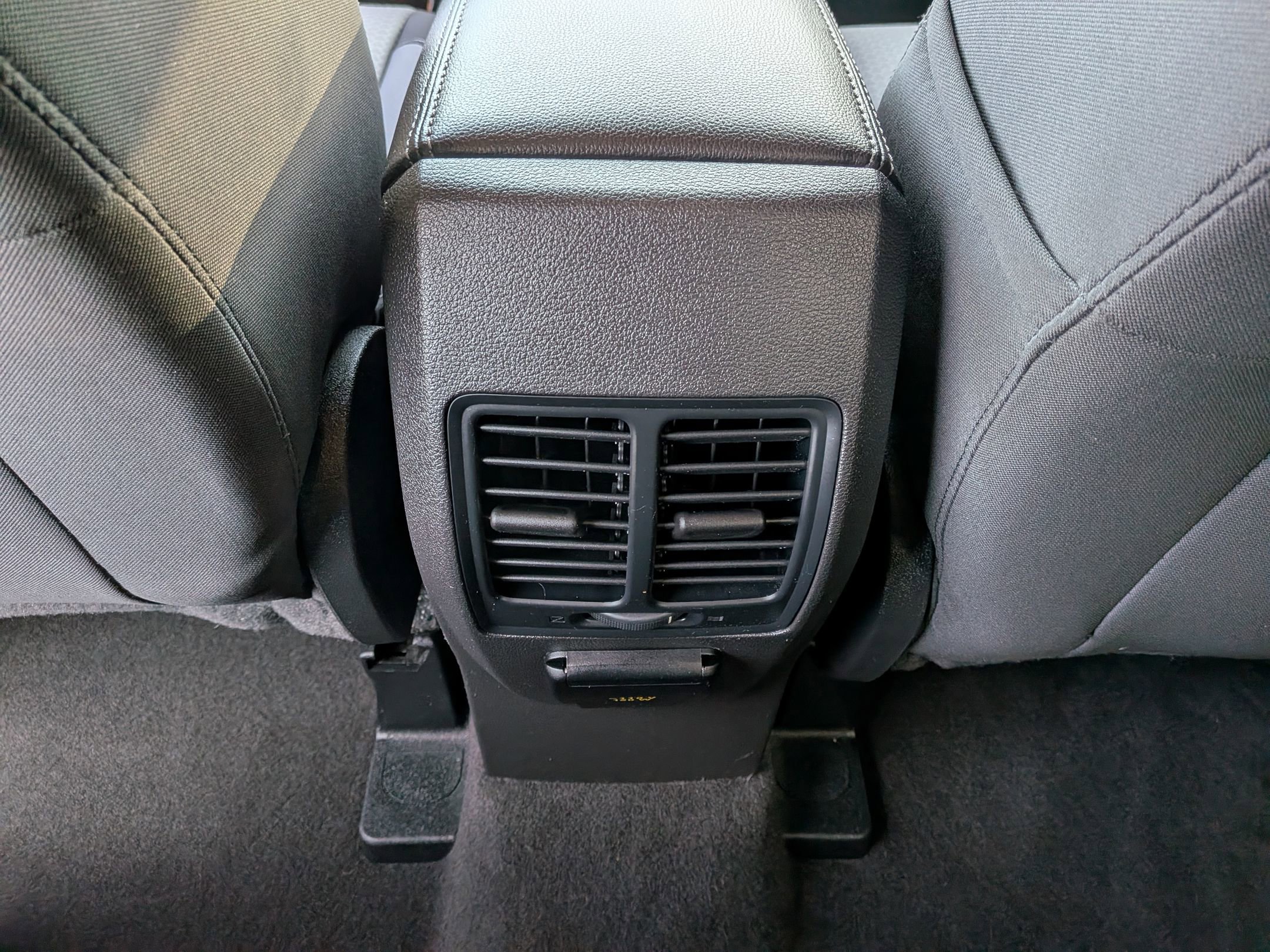 Used 2017 Ford Escape SE w/ Equipment Group 201A image 27