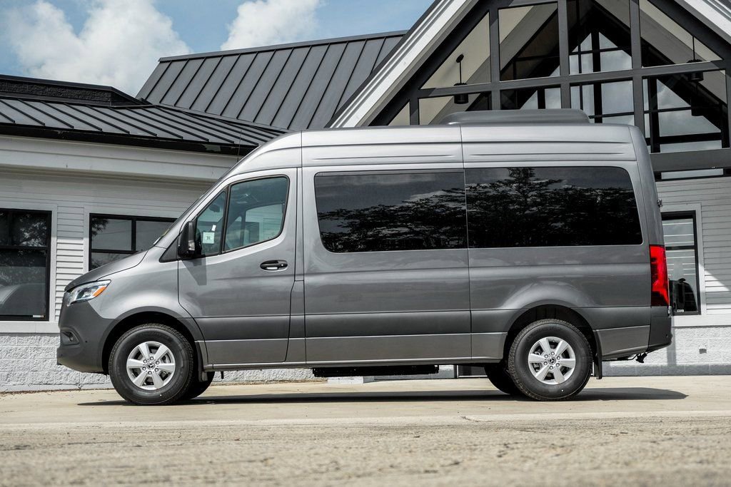 Used 2025 Mercedes-Benz Sprinter 2500 image 3