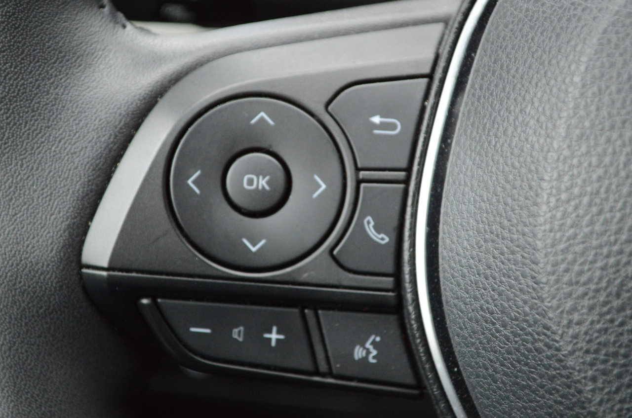 Used 2025 Toyota RAV4 XLE Premium image 32