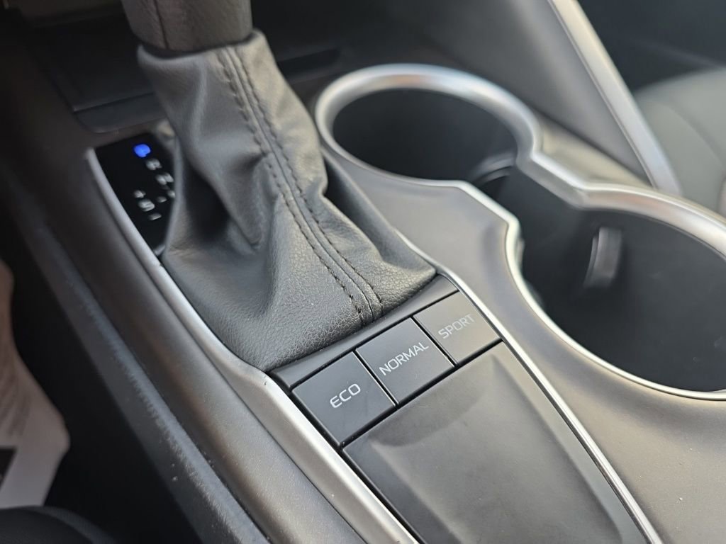 Used 2023 Toyota Camry LE image 27