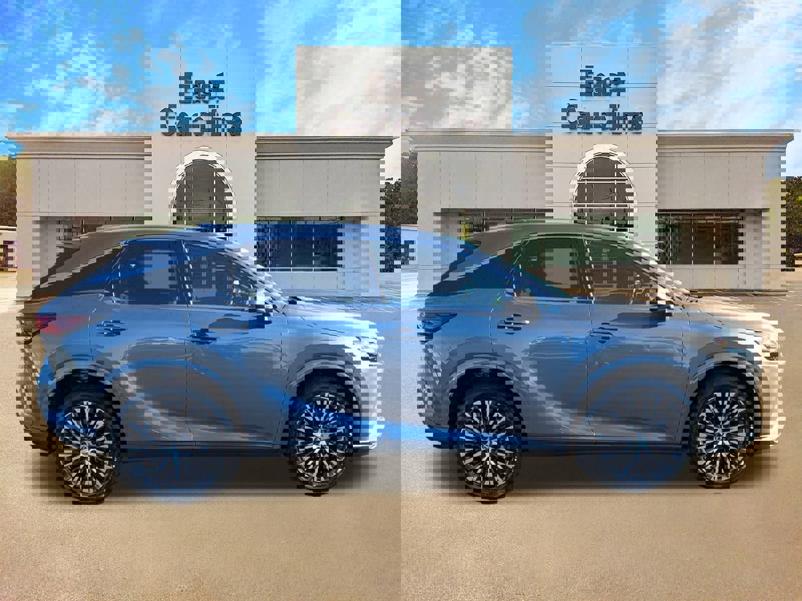 Used 2023 Lexus RX 350h image 2