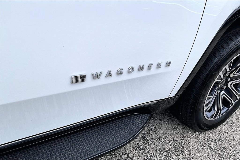 Used 2025 Jeep Wagoneer 4WD image 43