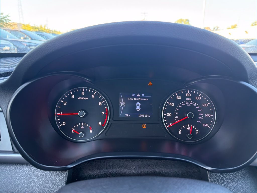 Used 2017 Kia Optima LX FWD image 11