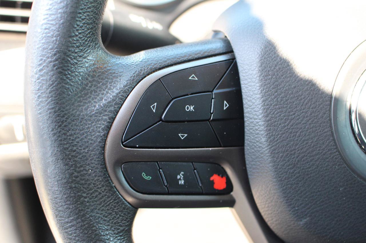Used 2020 Jeep Cherokee Latitude FWD image 18